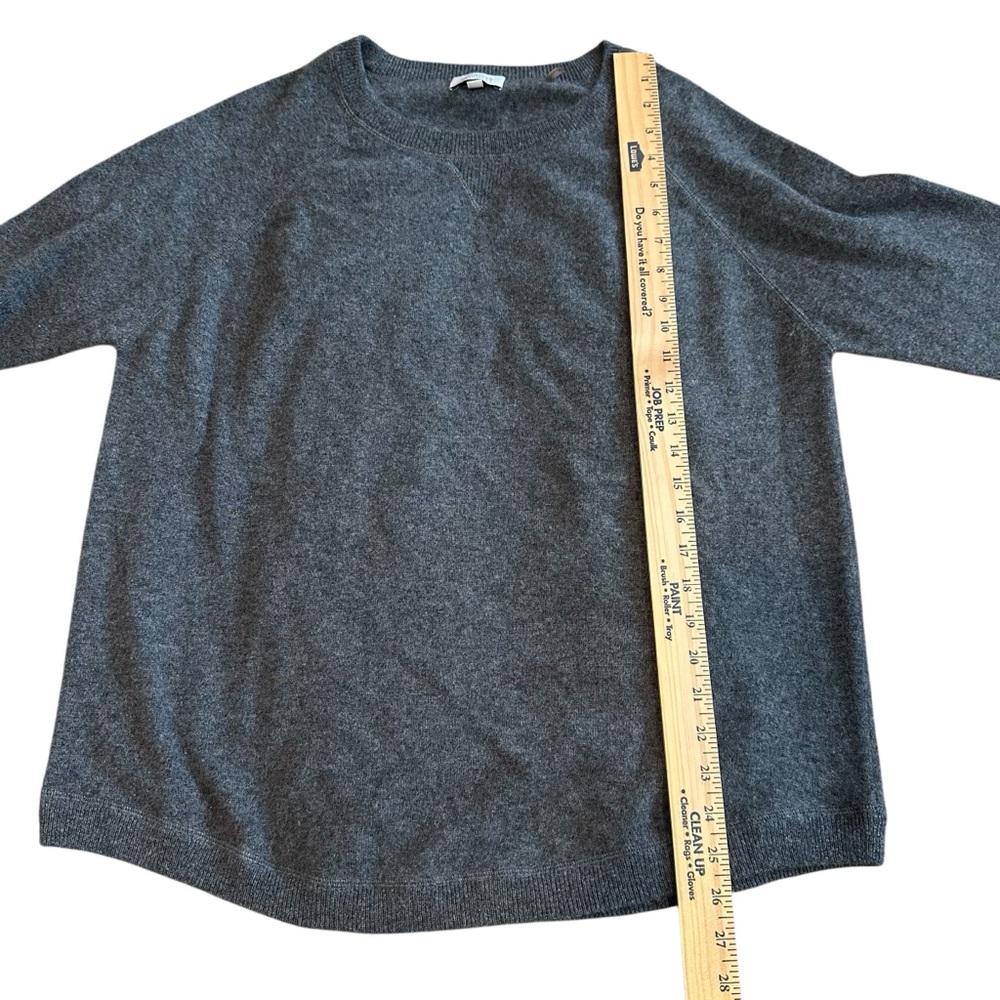 Kinross Charcoal Cashmere Crewneck Sweater for Men - Picture 6 of 9